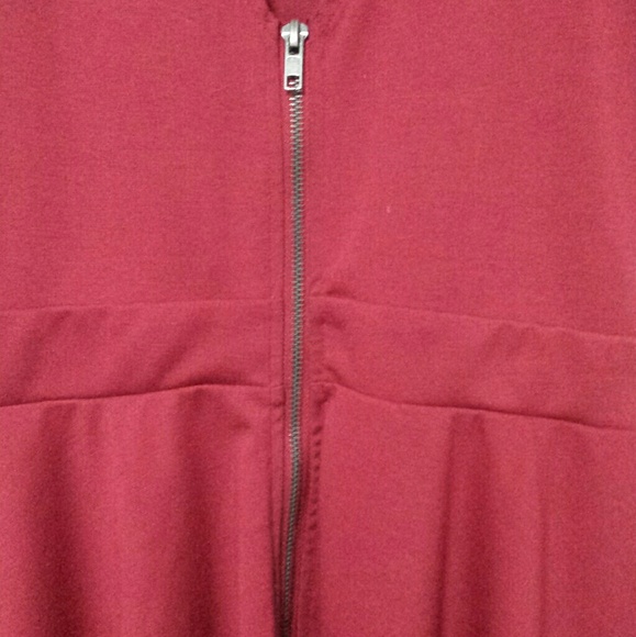 Material Girl Burgundy sleeveless black lace dress - Picture 5 of 5